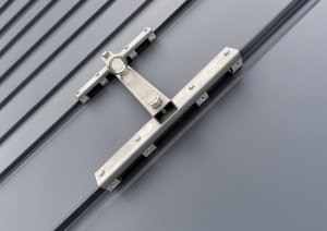 Kotvicí bod pro krytiny SATJAM Rapid se
upevňuje na svislé zámky.