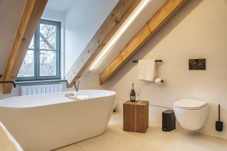 V zámecké Taverně jsou již dokončené první dva ukázkové apartmány – jeden rodinný a jeden svatební.