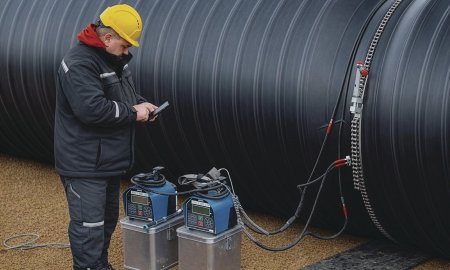 Elektrofúzní svařování vytváří u systému Pragnum Retain pevné a plně vodotěsné spoje, které jsou důležité zejména u akumulačních nádrží.